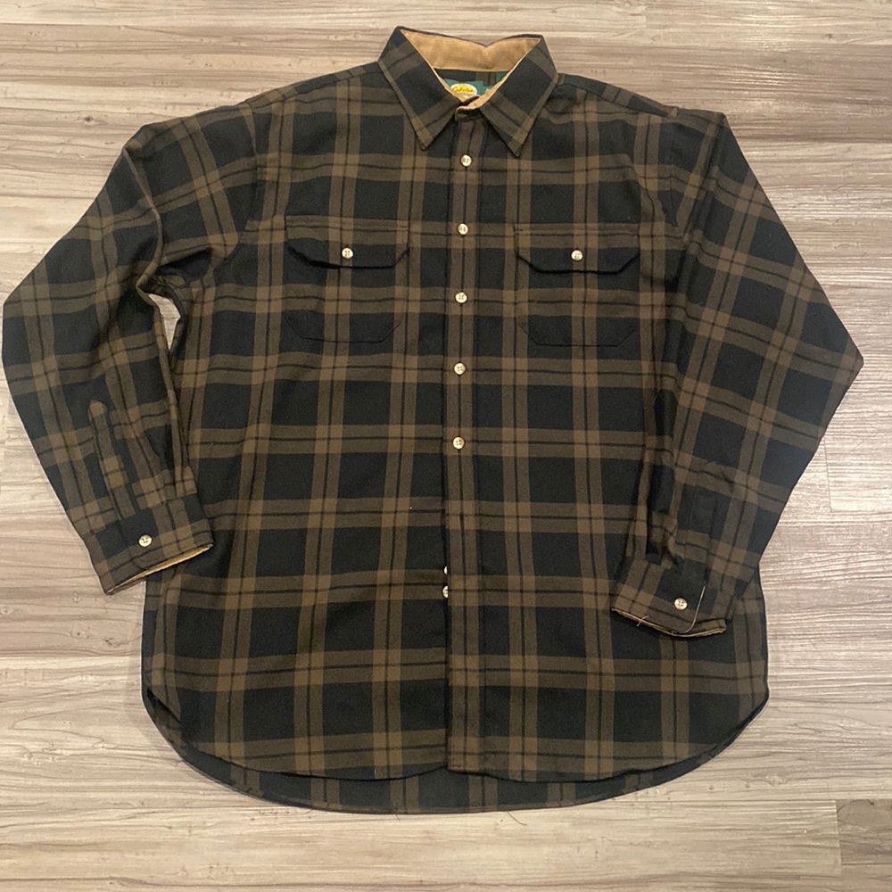 Wore once Cabelas plaid shirt. Olive green and black paid.